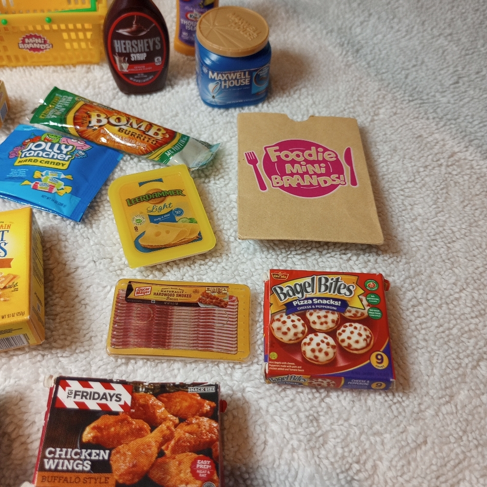 Zuru Mini Brands Foodie Lot Mixed Series Dollhouse Miniatures TGI Friday's Minis - Picture 7 of 7